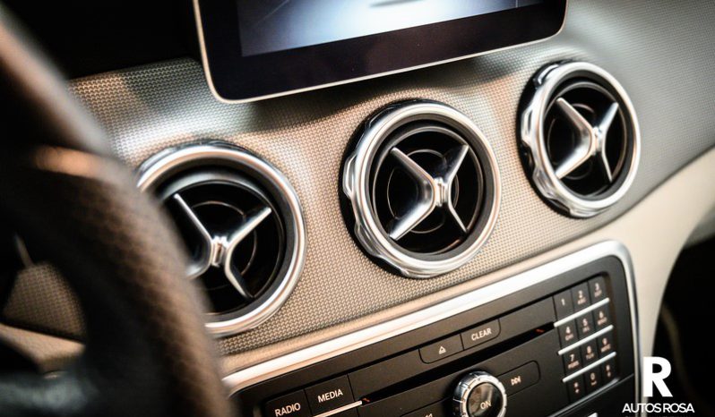 Mercedes-Benz Clase GLA 200d lleno